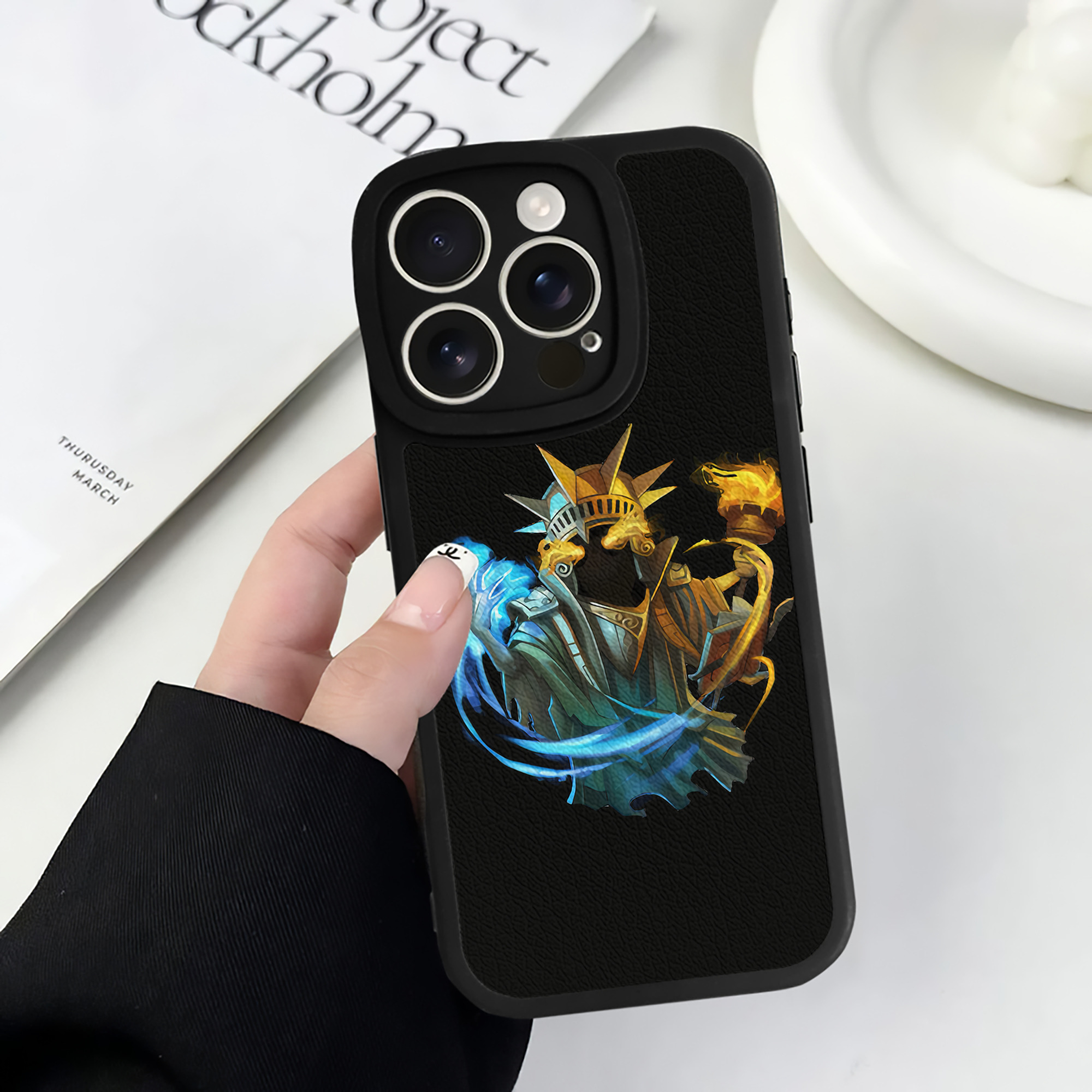 リーグ・オブ・レジェンド League of Legends LOL 【iPhone 16シリーズ対応】シリコンスマホケース（レザー調） 材質：シリコン